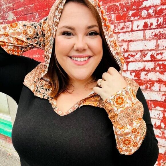 NWT  Black & Rust Paisley Print Hacci Knit Hoodie - Picture 2 of 4